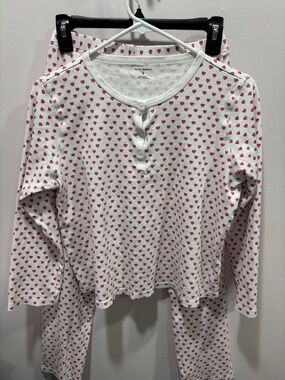 Roller Rabbit White  Pajama Set with Pink Heart Print. Size small
